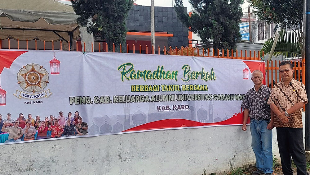 Peduli Kepada Sesama Di Bulan Puasa Kagama Karo Bagikan Takjil Gratis Kagama