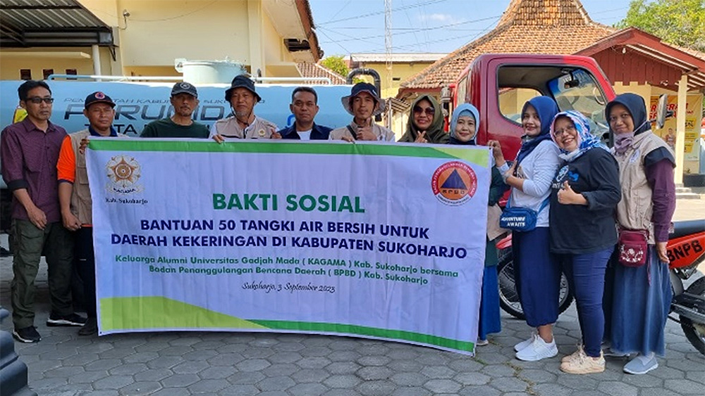 Kagama Sukoharjo Beri Bantuan Tangki Air Bersih Kepada Masyarakat